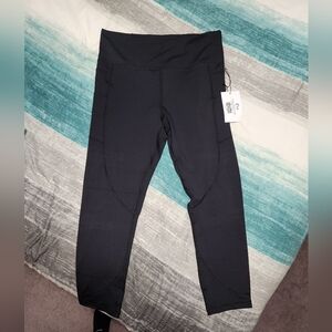 Zyia black pocket light n tight hi rise leggings